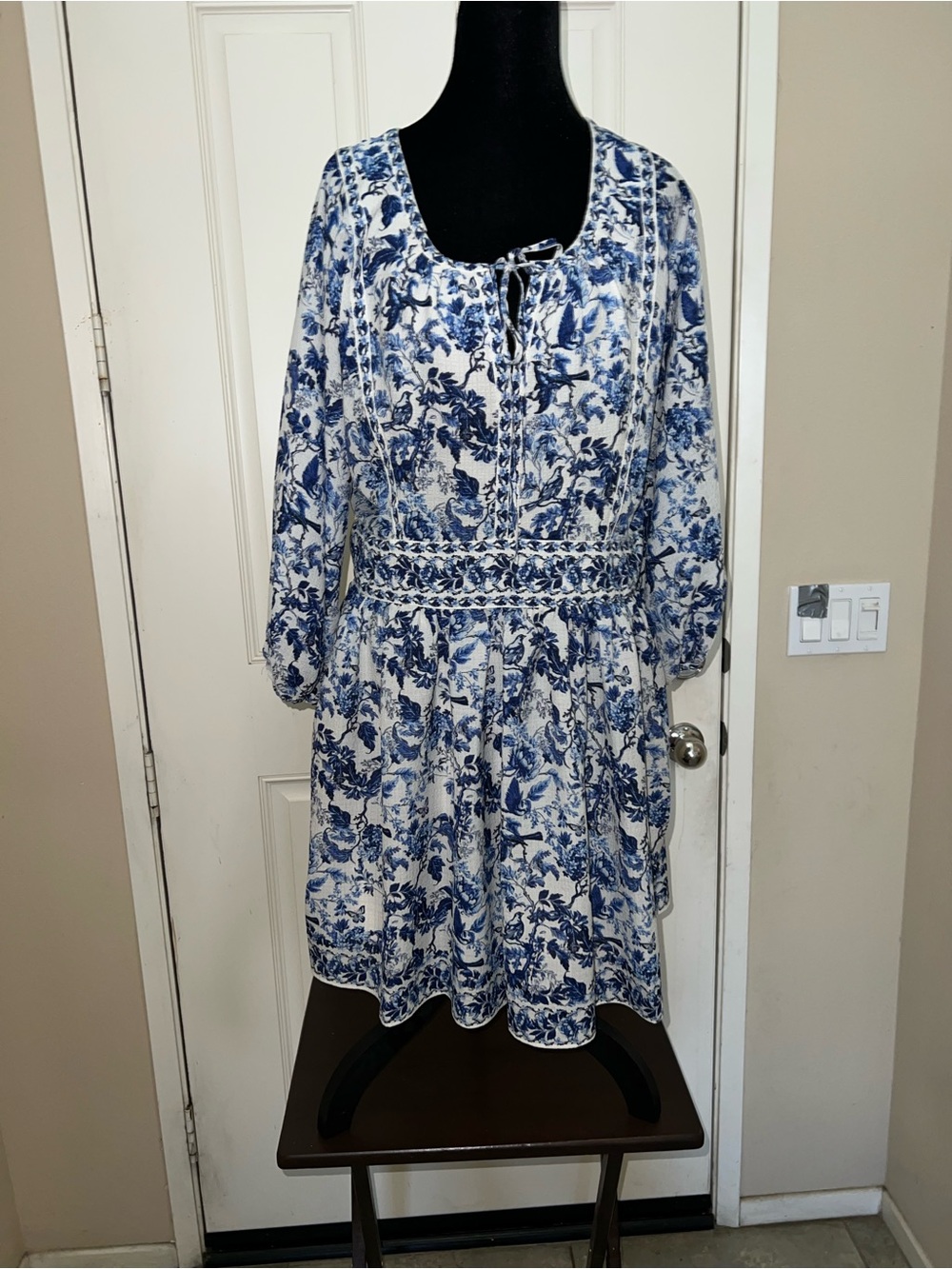 Women’s Blue Floral Porcelain Puff Sleeve‎ Casual Resortwear Mini Dress Sz Large